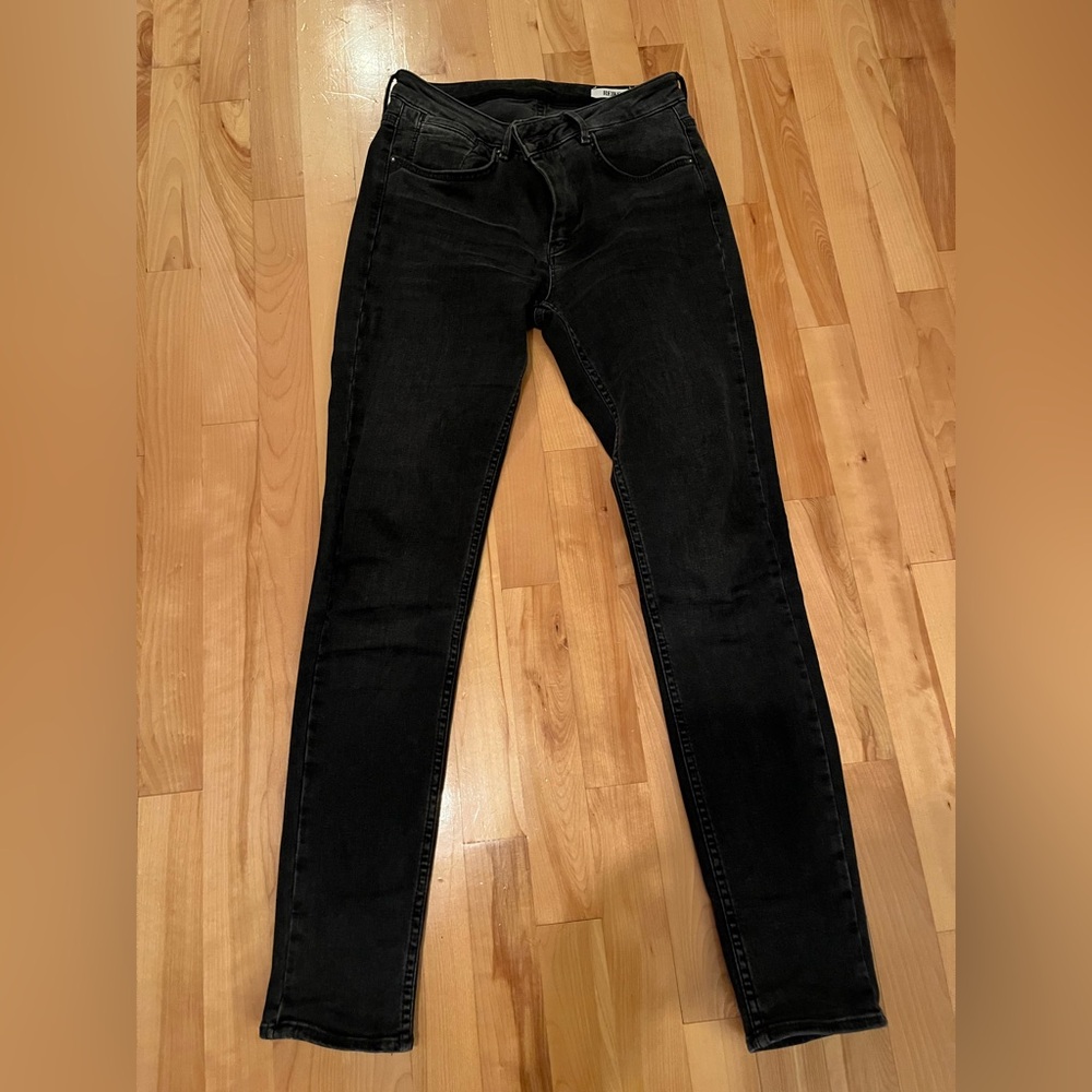 Grey woman slim skinny jean